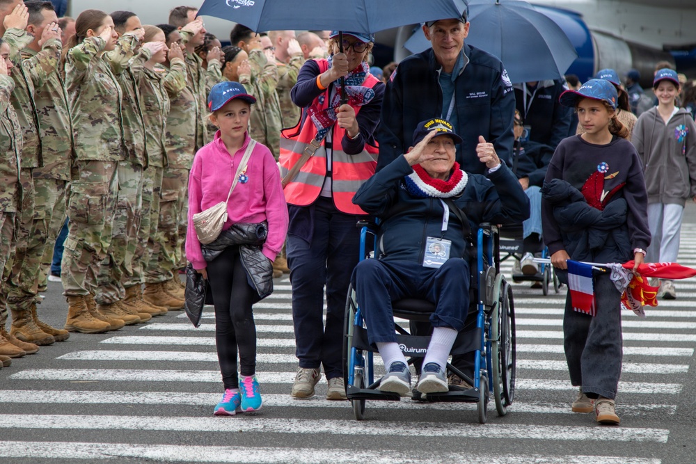 WWII veterans honored upon arrival to D-Day 82 commemoration in France