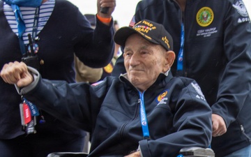 WWII veterans honored upon arrival to D-Day 82 commemoration in France