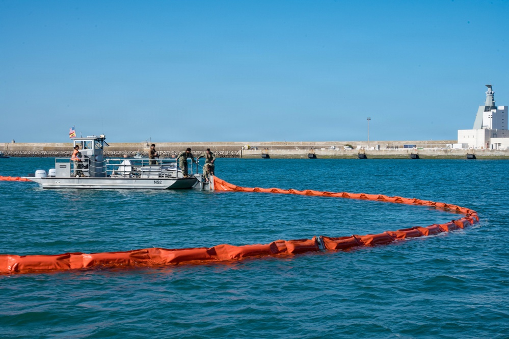 Spanish Armada and U.S. Navy personnel participate in a bilateral oil spill response exercise