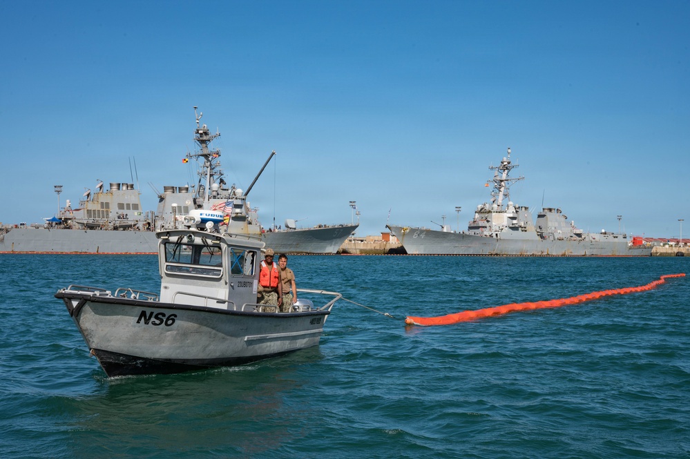 Spanish Armada and U.S. Navy personnel participate in a bilateral oil spill response exercise