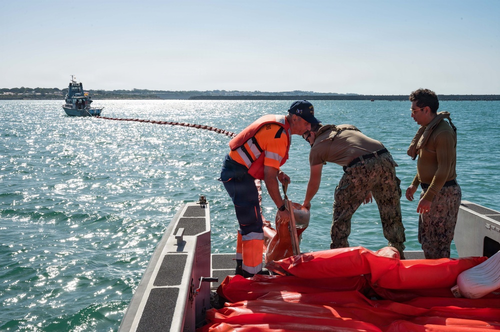 Spanish Armada and U.S. Navy personnel participate in a bilateral oil spill response exercise