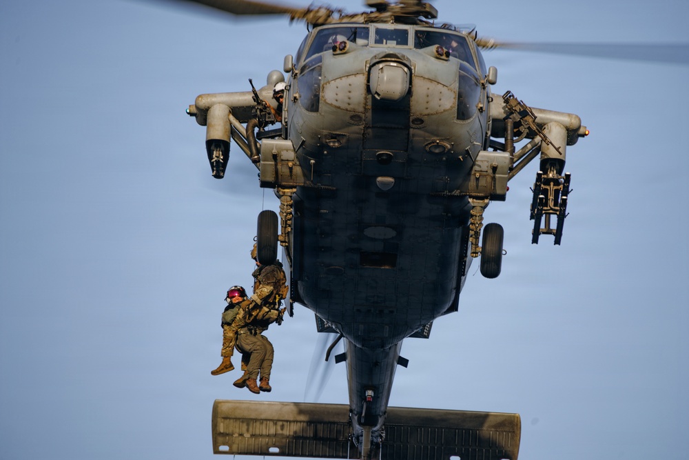 31st MEU | Sailor reenlists on the flight deck