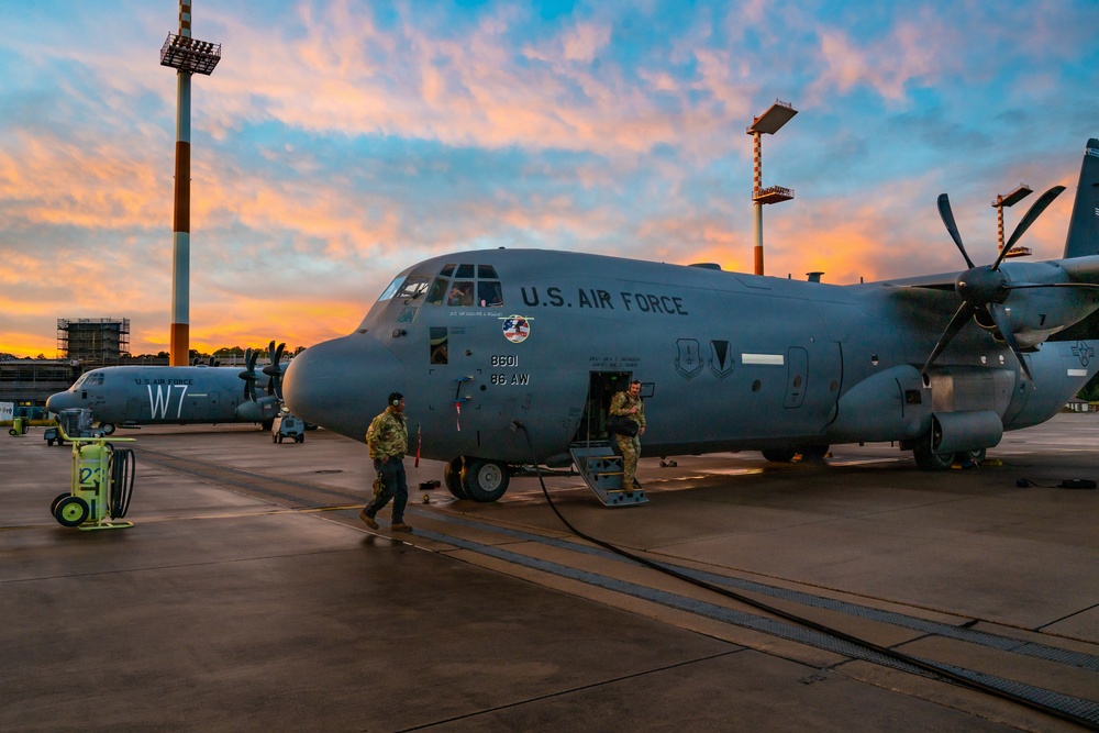37th Airlift Squadron, 86th Operations Support Squadron execute historic highway landing in Sweden