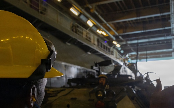 USS Iwo Jima LCAC operations