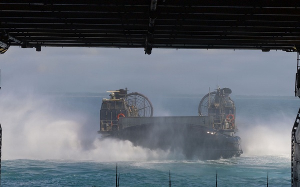 USS Iwo Jima LCAC operations