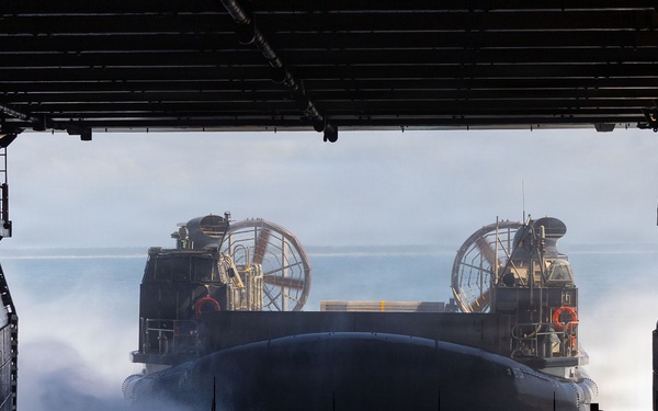 USS Iwo Jima LCAC operations