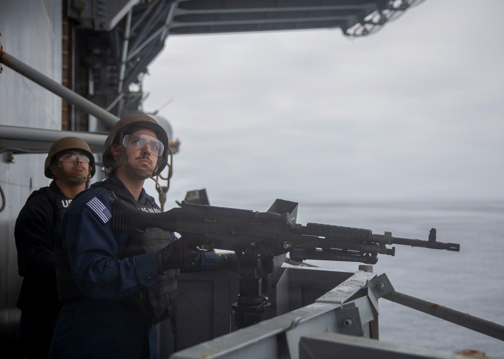 Makin Island Conducts Live Fire Exercise