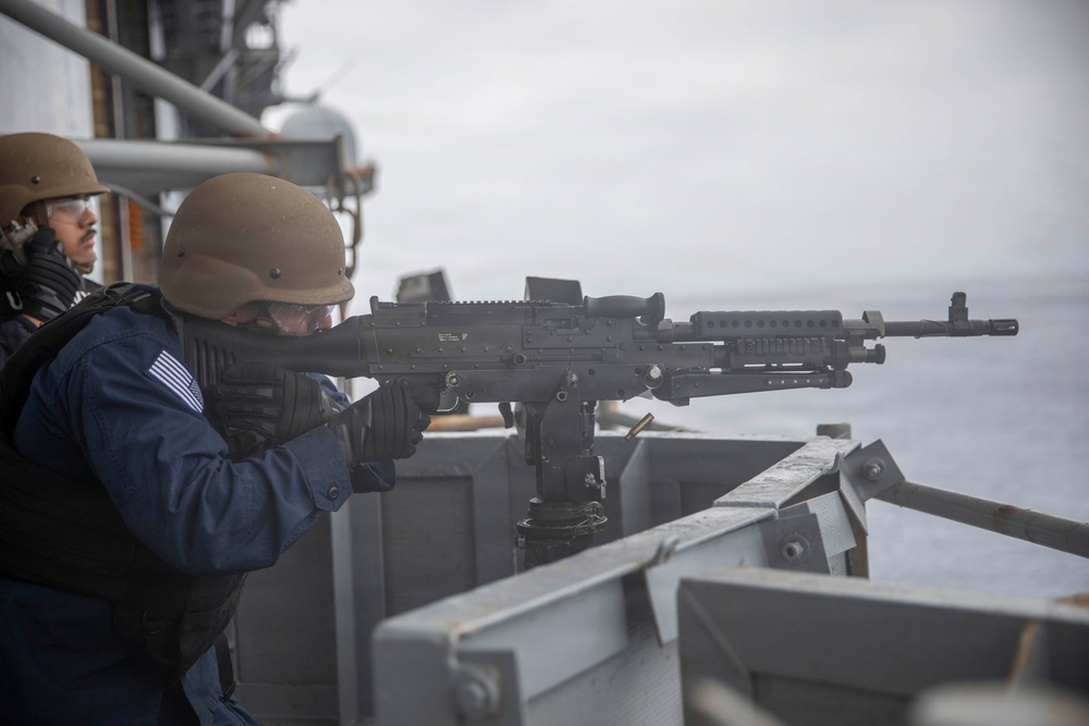 Makin Island Conducts Live Fire Exercise