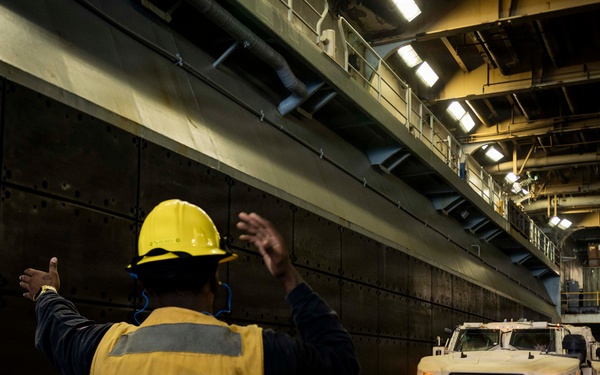 USS Iwo Jima Conducts a LCAC OPS