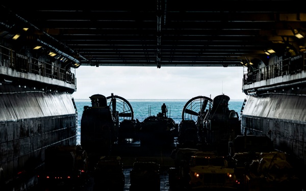 USS Iwo Jima Conducts a LCAC OPS