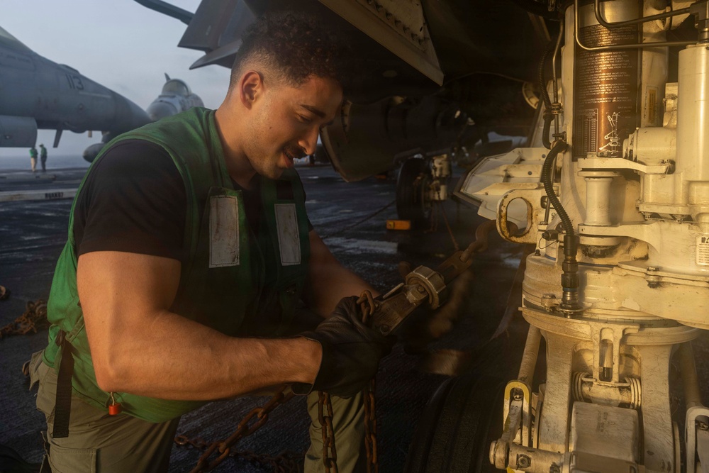 Abraham Lincoln Conducts Flight Deck Operations