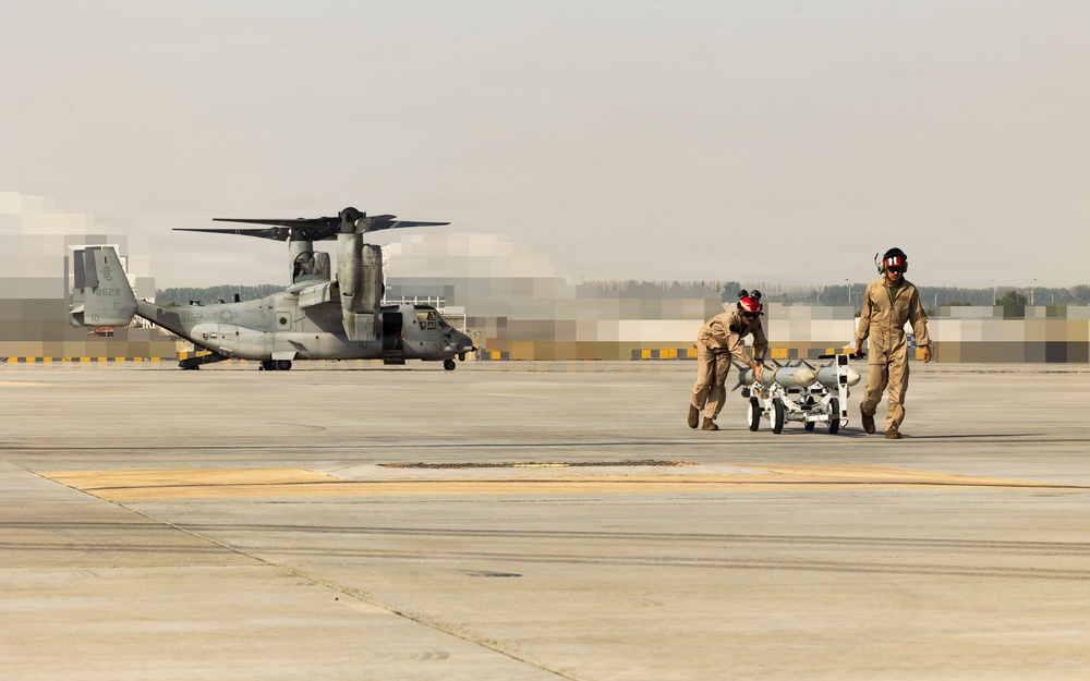 31st MEU | U.S. Marines operate a FARP