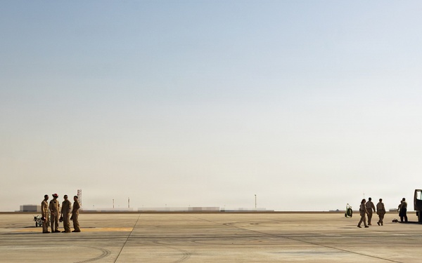 31st MEU | U.S. Marines operate a FARP