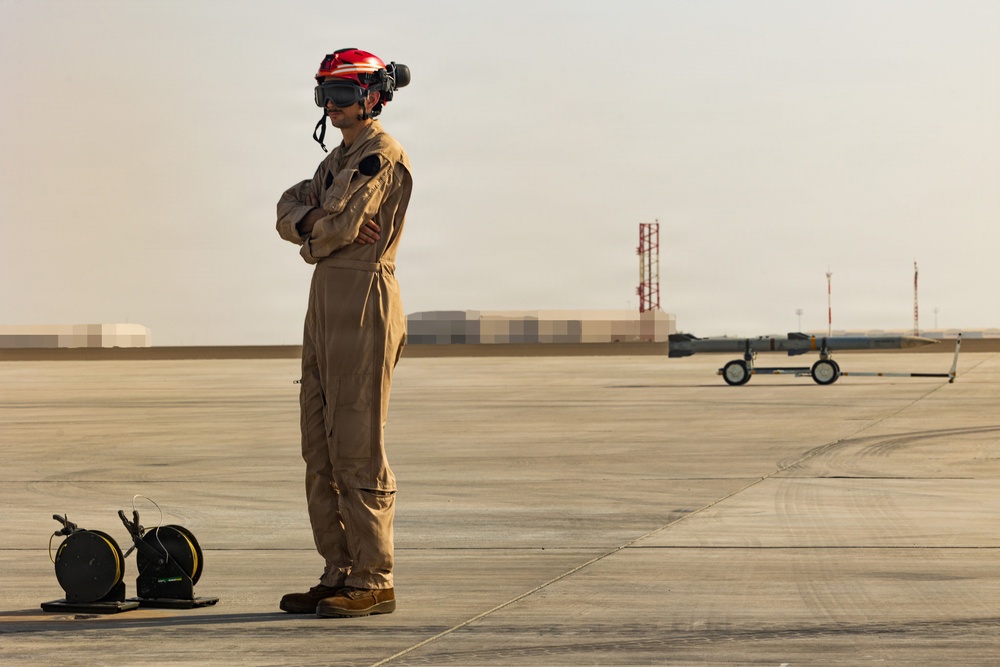 31st MEU | U.S. Marines operate a FARP