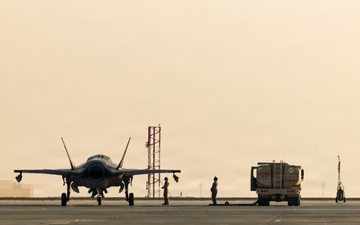 31st MEU | U.S. Marines operate a FARP