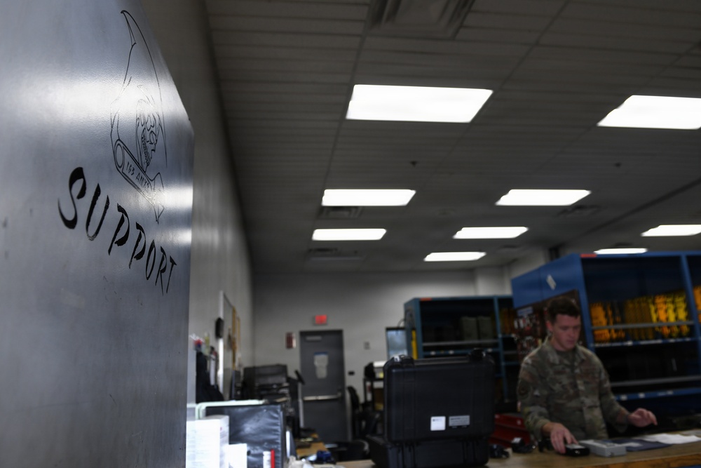 163d Maintence Support Section