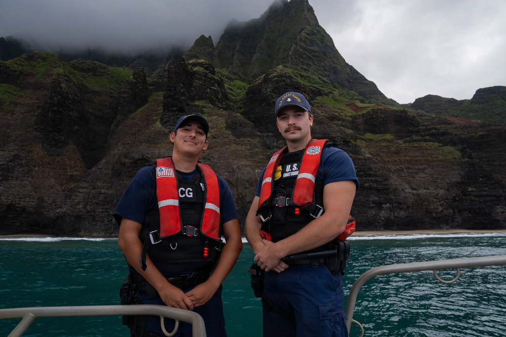 Coast Guard Station Kauai conducts patrol during National Safe Boating Week