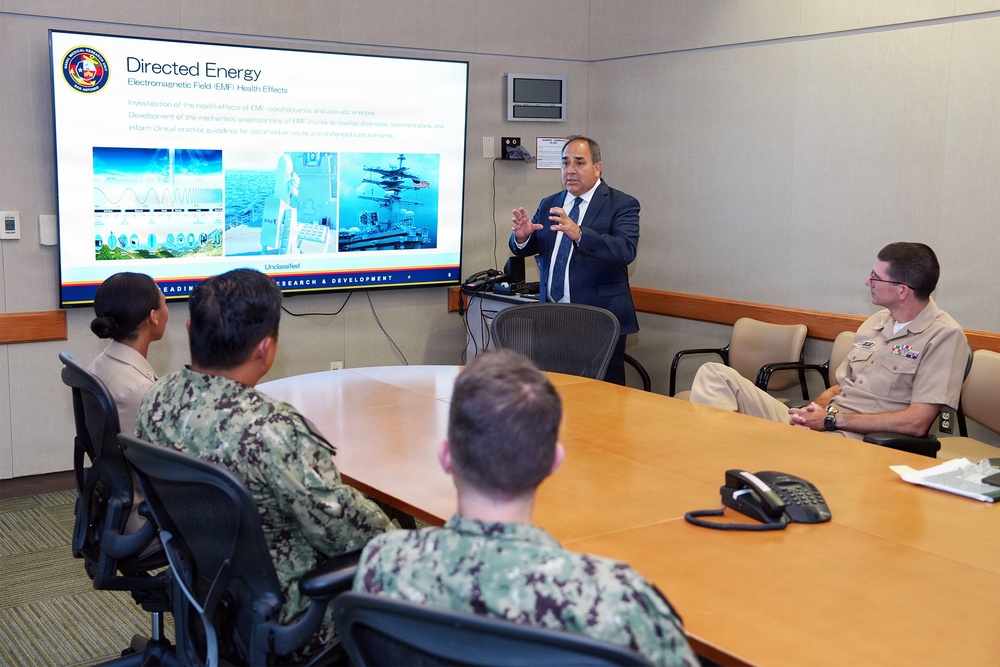 BUMED Hospital Corps Director visits NAMRU San Antonio