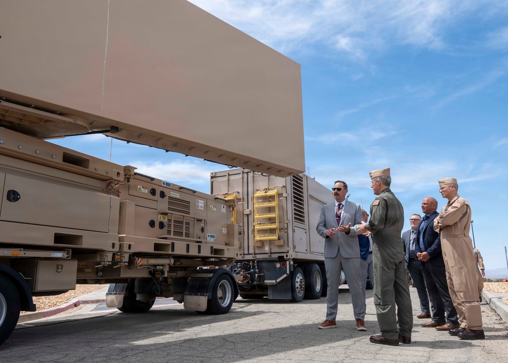 COMPACFLT visits Naval Air Weapons Station China Lake