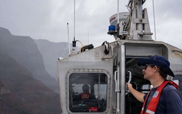 Coast Guard Station Kauai conducts patrol during National Safe Boating Week