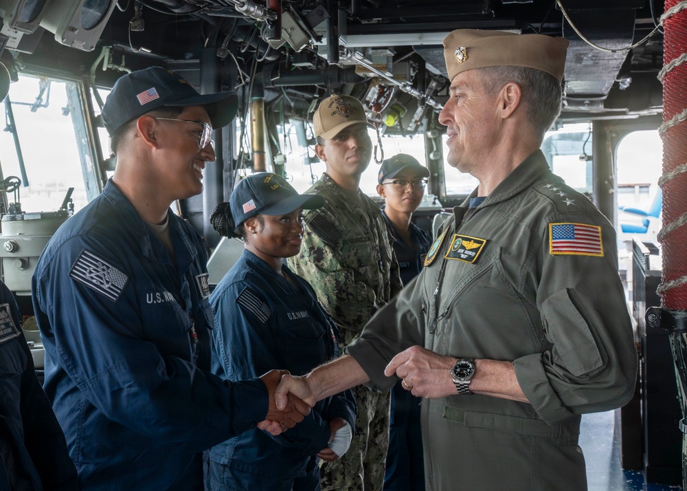 COMPACFLT visits USS Ashland