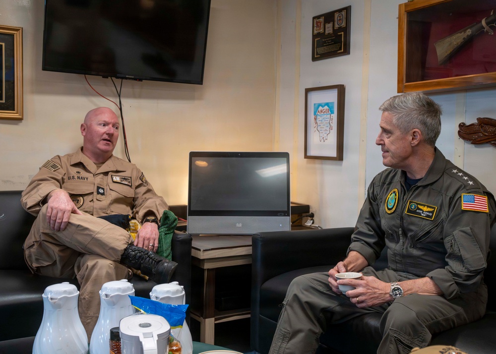 COMPACFLT visits USS Ashland