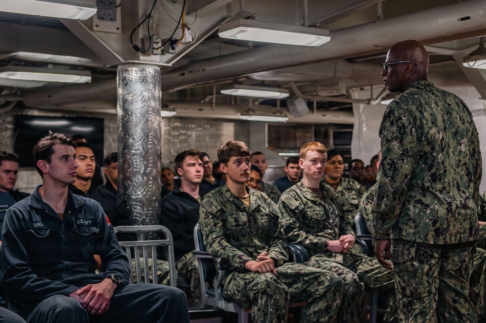 Fleet Master Chief Donald Davis Speaks With Ronald Reagan Sailors