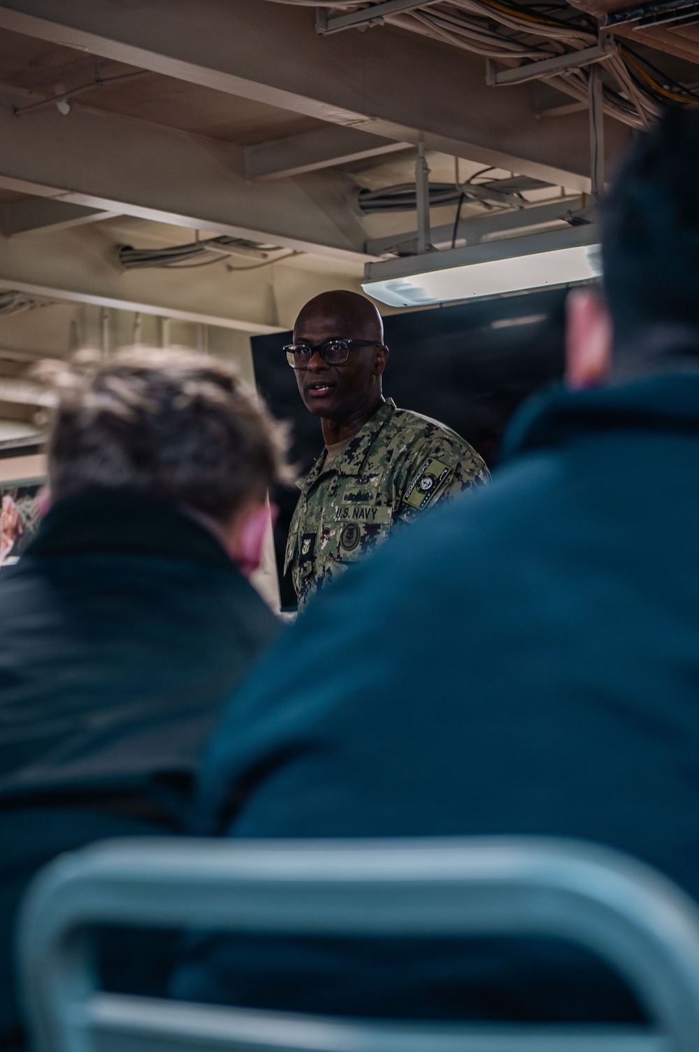 Fleet Master Chief Donald Davis Speaks With Ronald Reagan Sailors