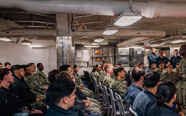 Fleet Master Chief Donald Davis Speaks With Ronald Reagan Sailors