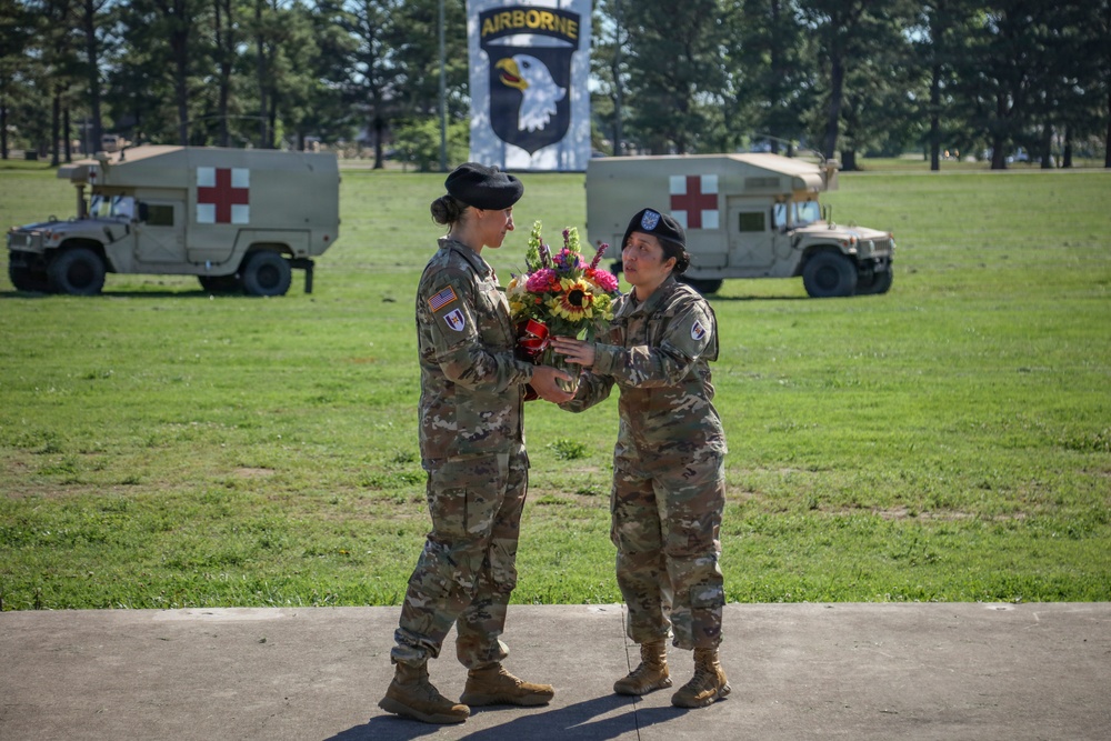 586th Field Hospital Welcomes New Commander