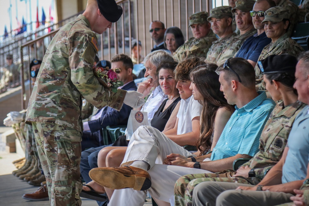 586th Field Hospital Welcomes New Commander