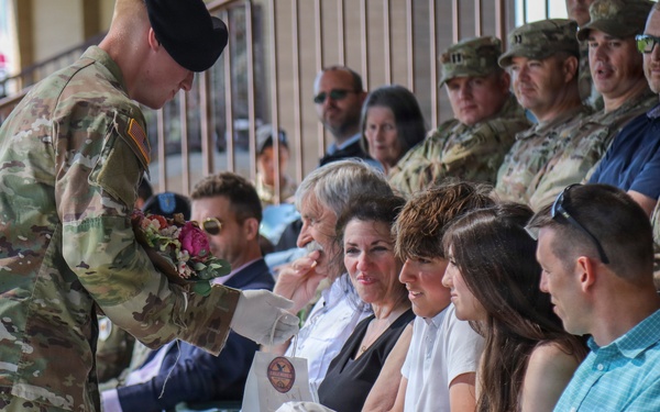 586th Field Hospital Welcomes New Commander