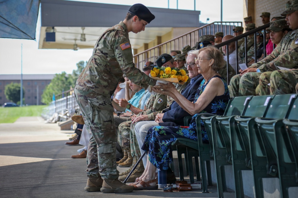 586th Field Hospital Welcomes New Commander
