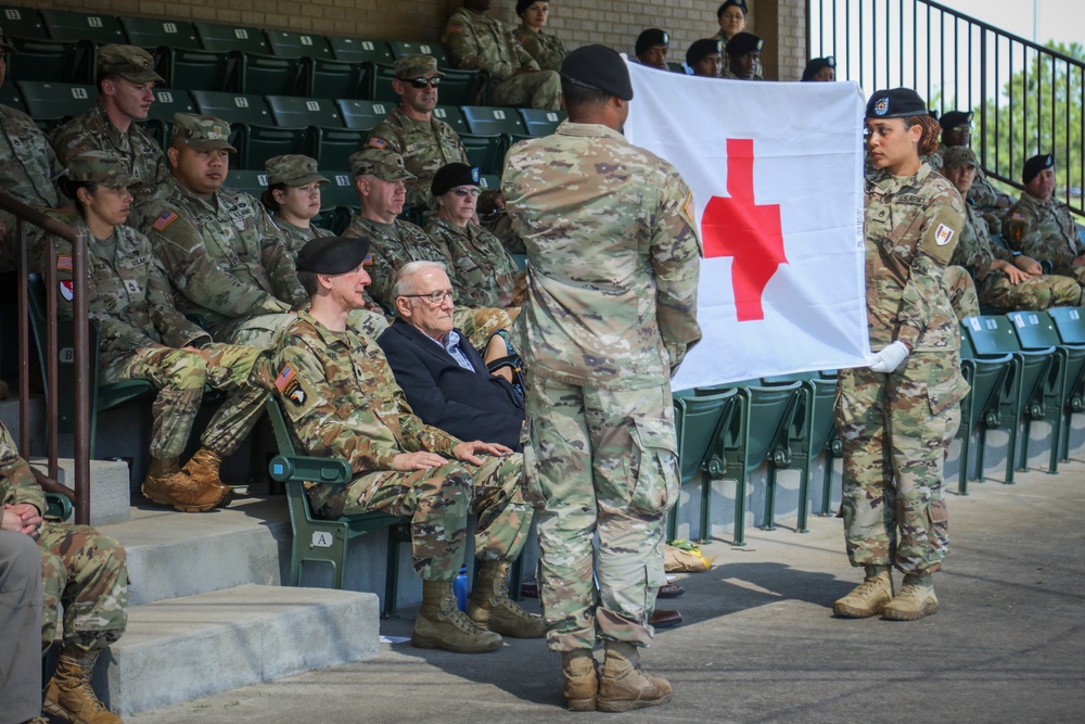586th Field Hospital Welcomes New Commander