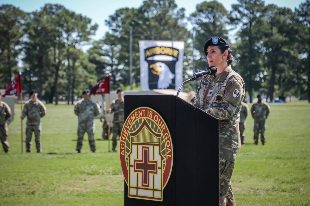 586th Field Hospital Welcomes New Commander
