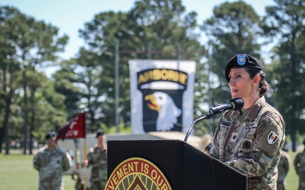 586th Field Hospital Welcomes New Commander