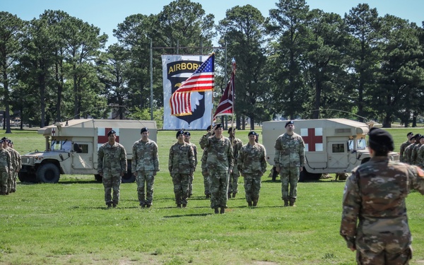 586th Field Hospital Welcomes New Commander