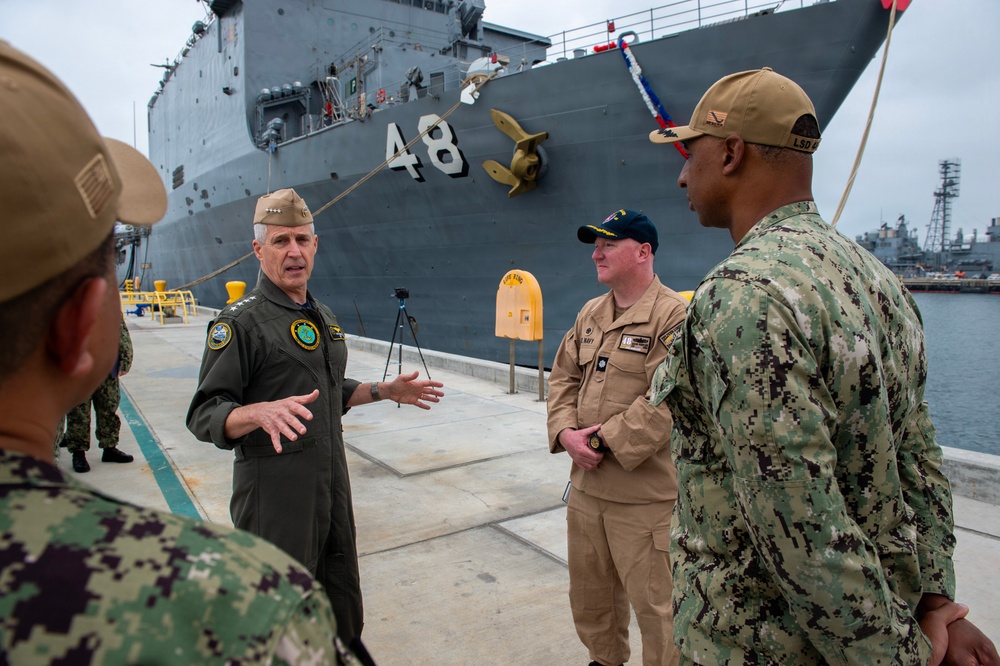 Adm. Koehler Visits USS Ashland