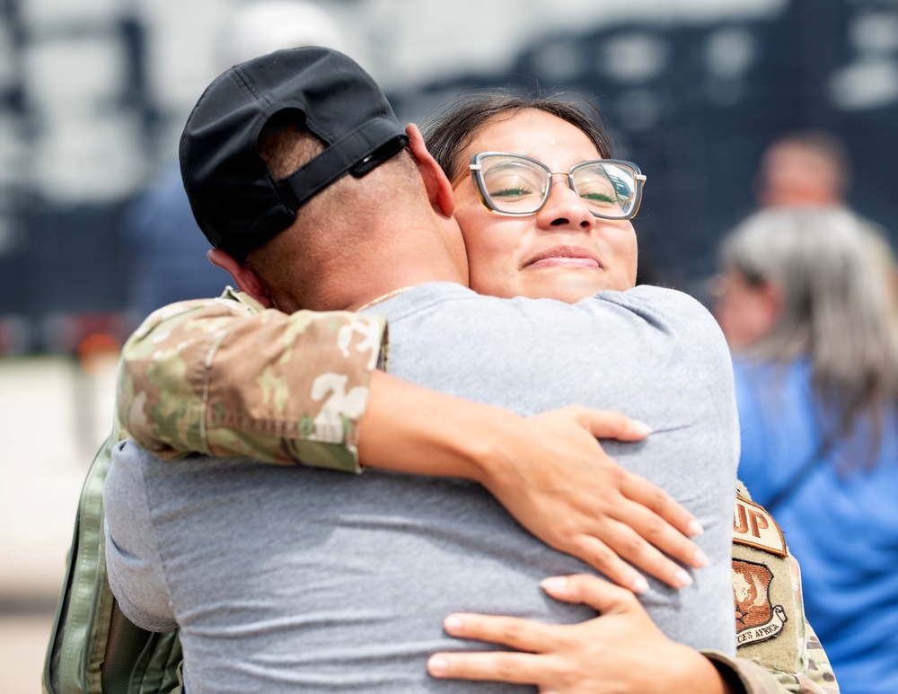 End of an Era: 133rd Airlift Wing Welcomes Home Final C-130H Deployment