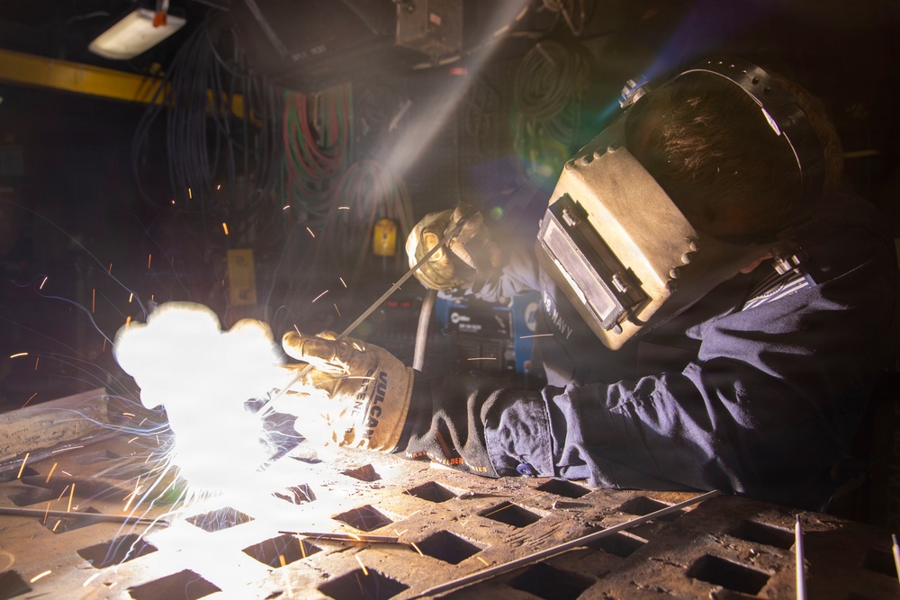 USS Makin Island Hull Technician Welding
