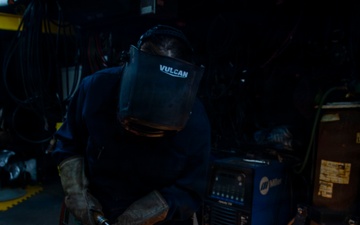 USS Makin Island Hull Technician Welding