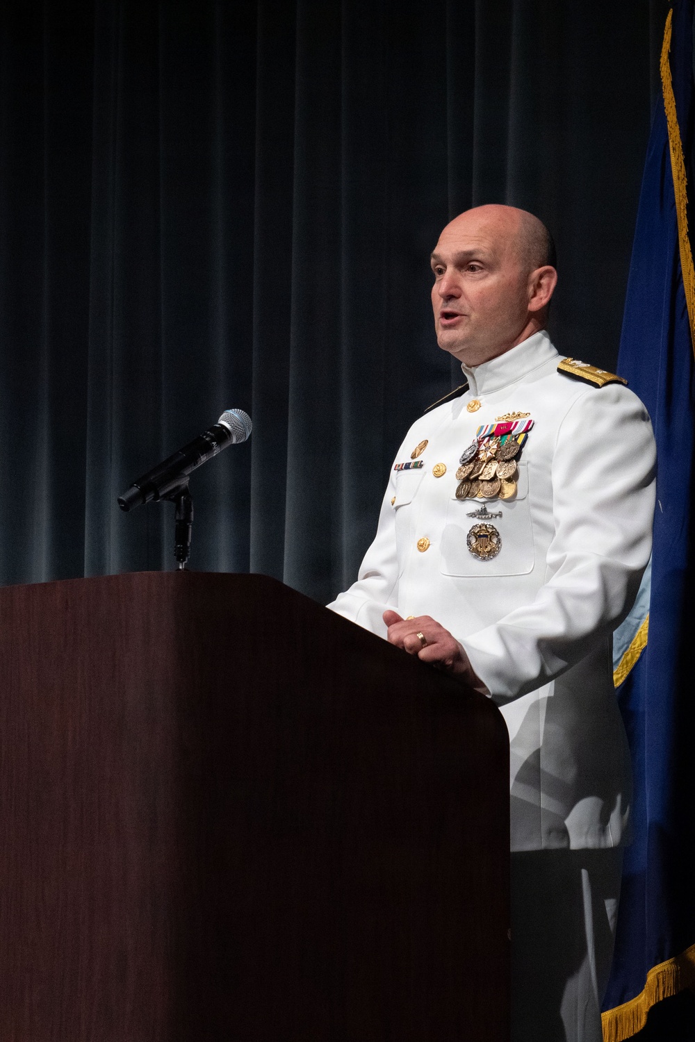 Capt. Lacy Lodmell Assumes Command of Submarine Squadron 19