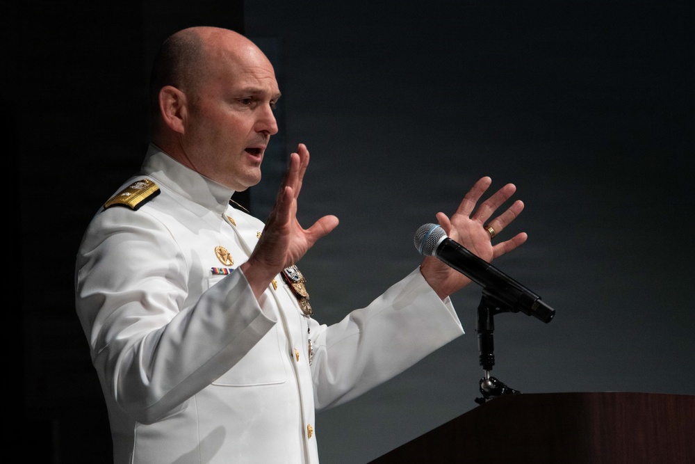 Capt. Lacy Lodmell Assumes Command of Submarine Squadron 19