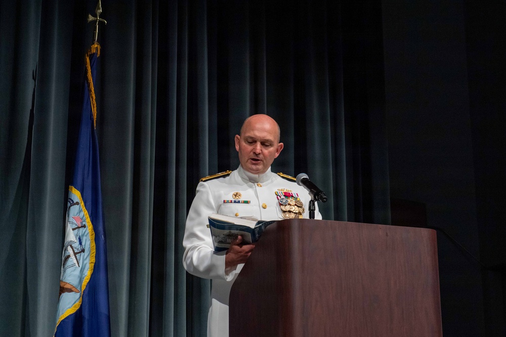Capt. Lacy Lodmell Assumes Command of Submarine Squadron 19