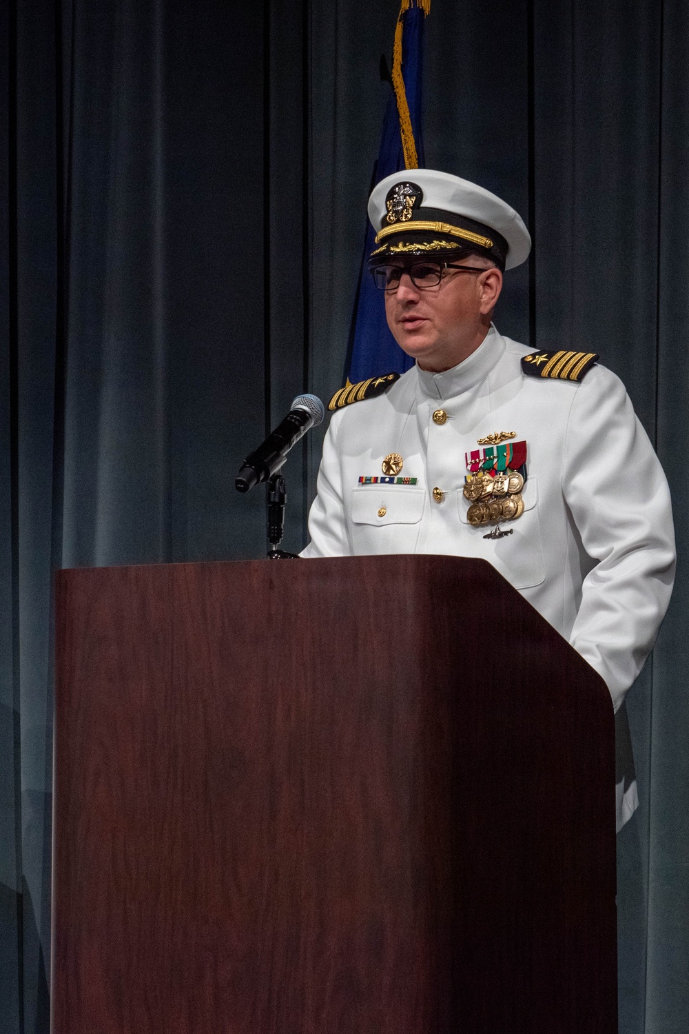 Capt. Lacy Lodmell Assumes Command of Submarine Squadron 19