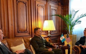 SOUTHCOM Commander visits Guatemala
