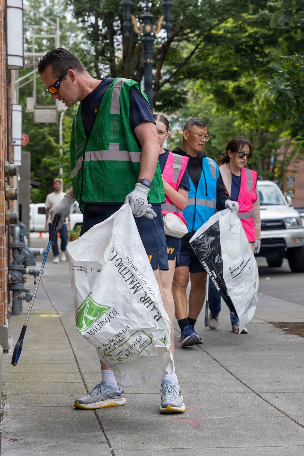 Street litter pickup volunteer event with SOLVE during Portland Fleet Week 2026