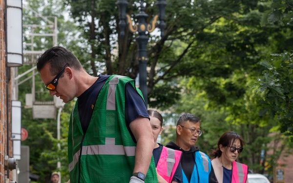 Street litter pickup volunteer event with SOLVE during Portland Fleet Week 2026