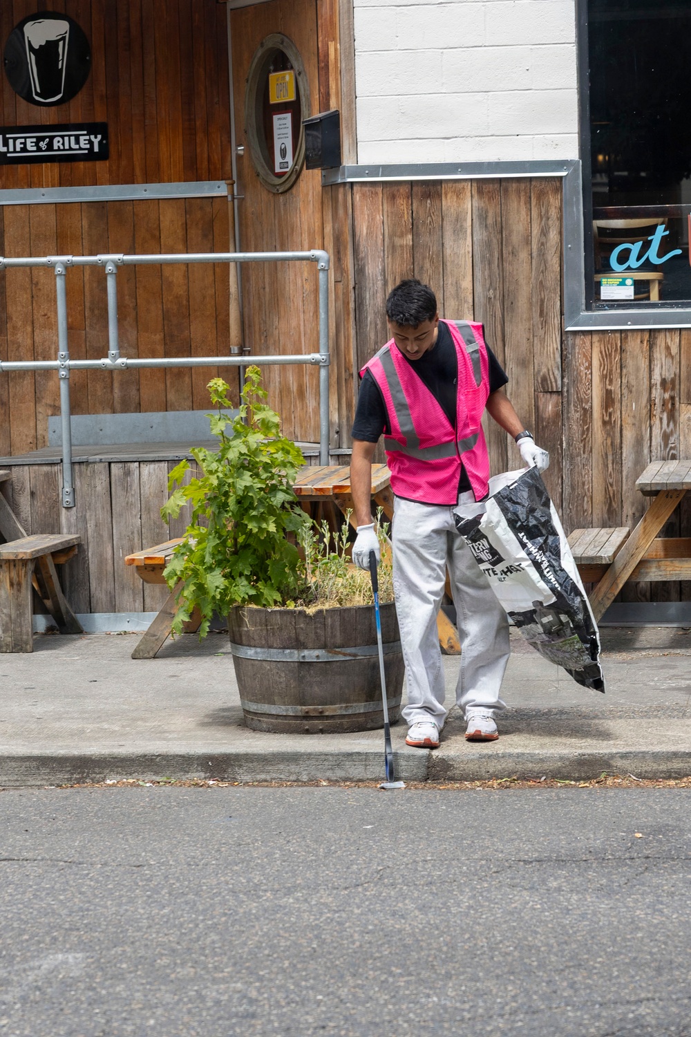 Street litter pickup volunteer event with SOLVE during Portland Fleet Week 2026