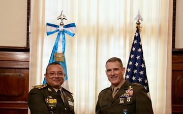 SOUTHCOM Commander visits Guatemala
